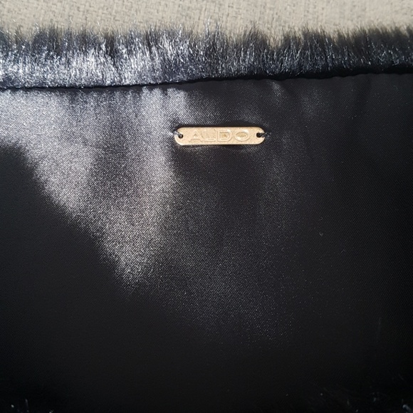 Black faux fur vest with pockets - Picture 2 of 5